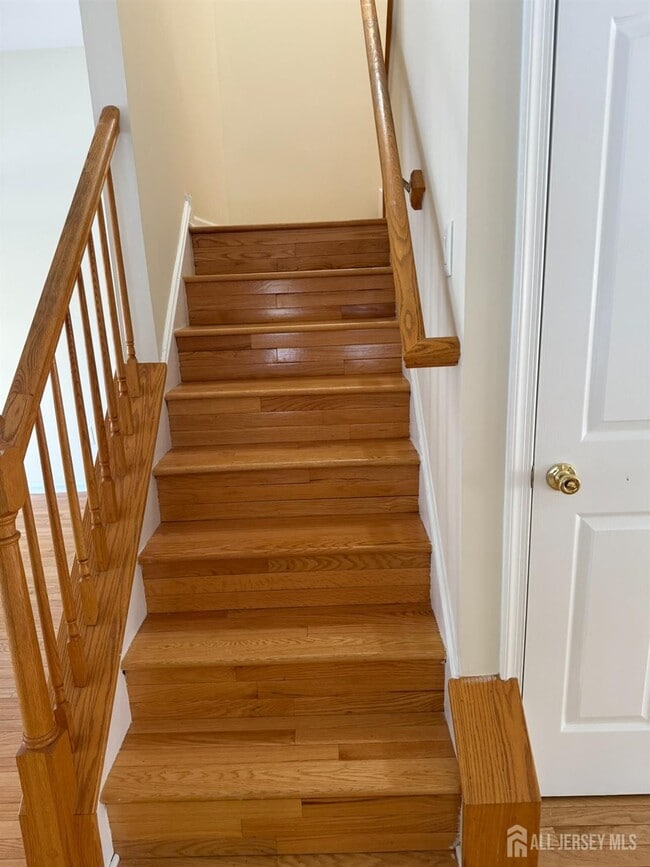 Building Photo - 1301 Dahlia Cir