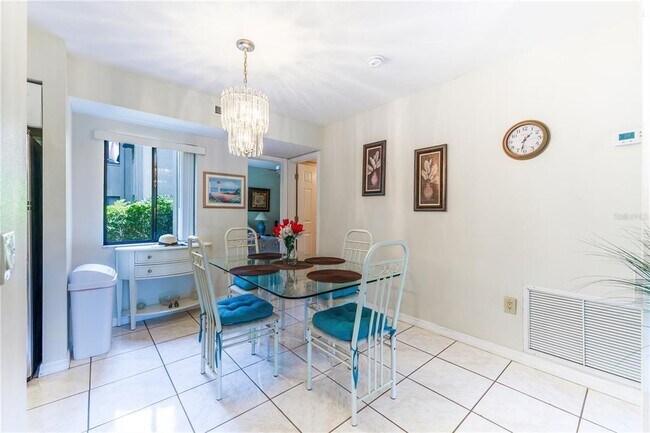 Building Photo - 5685 Ashton Lake Dr