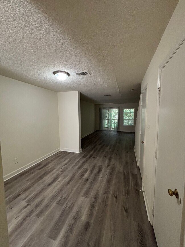 Building Photo - 2502 Avent Ferry Rd