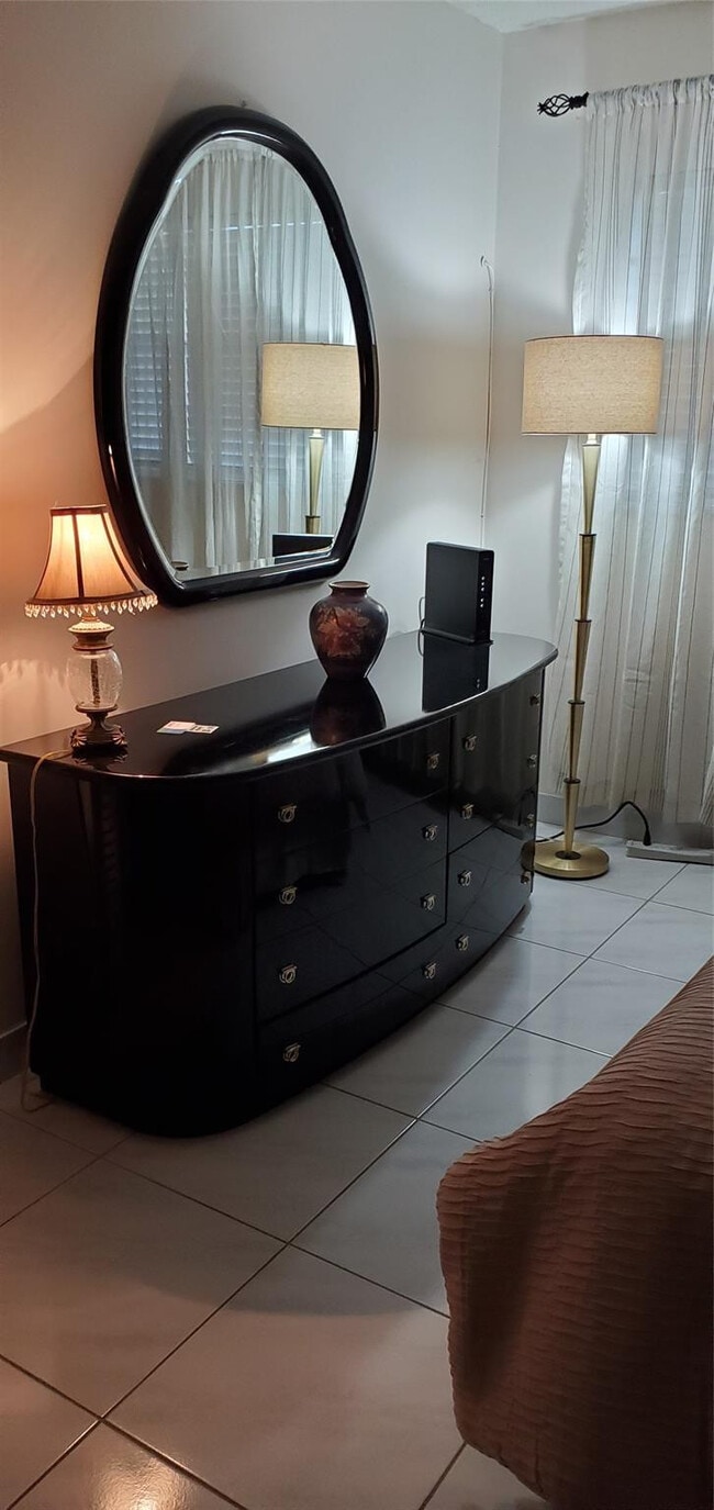 Building Photo - 2671 S Course Dr