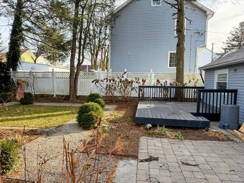 Building Photo - 53 Morris St