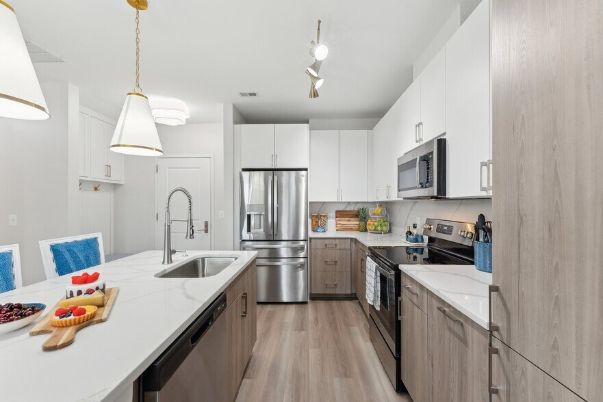 Building Photo - 10755 Fairgrounds Dr