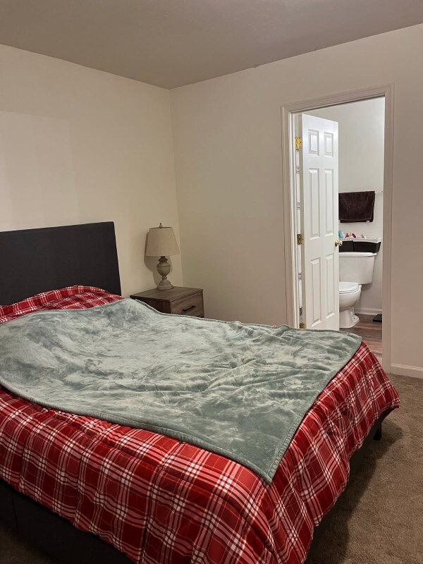 Building Photo - 390 Cherry St