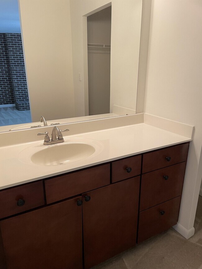 Building Photo - 146 Harvest Dr