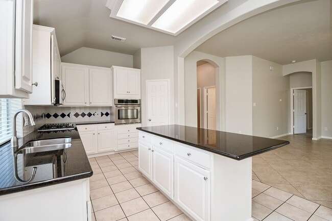 Building Photo - 802 Childers Ct