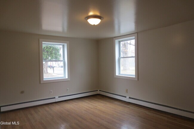 Building Photo - 34 Lake Ave