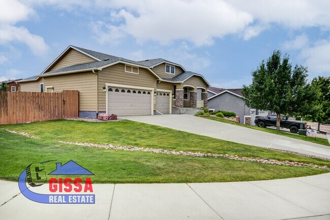 Building Photo - Beautiful ranch style home available to mo...