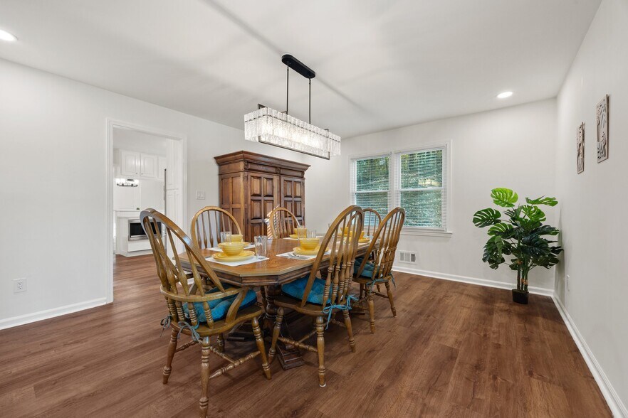 Building Photo - 82 Vanessa Dr