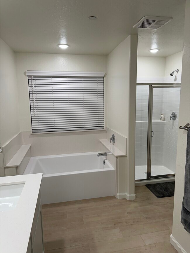 Building Photo - 6404 E Malbec Dr