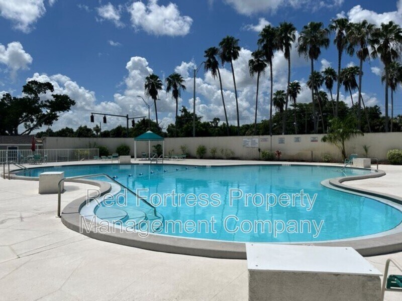 Building Photo - 4301 Island Cir