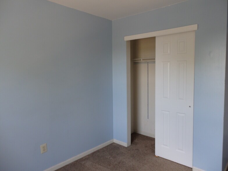Building Photo - 4574 Louise Saint Claire Dr