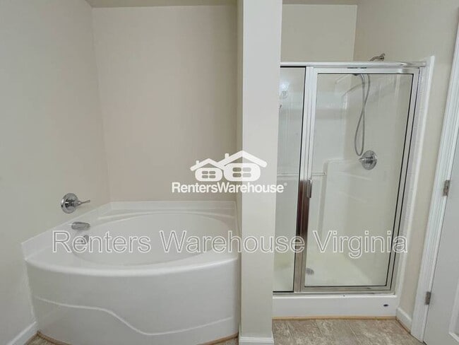 Building Photo - 1128 Winsford Ln