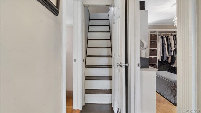 Building Photo - 16 Clement St