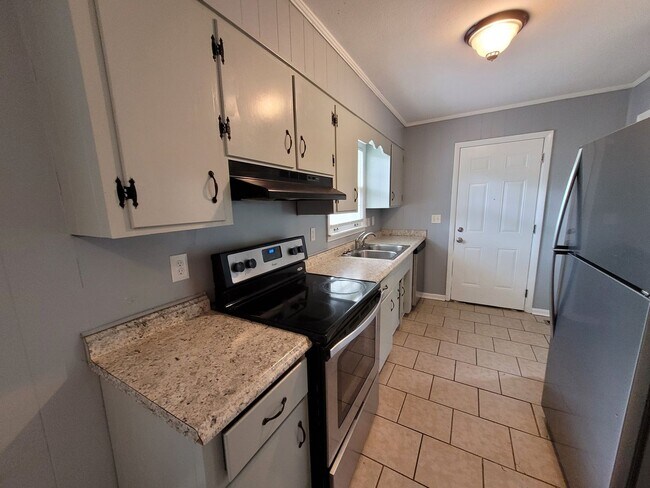 Building Photo - Huntsville