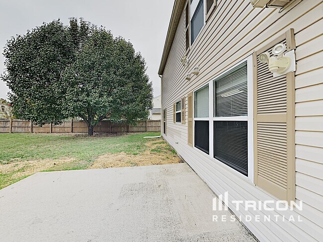 Building Photo - 6628 Waterstone Dr