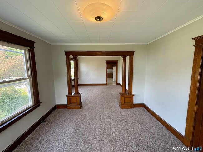 Building Photo - 37 Hungerford Ave