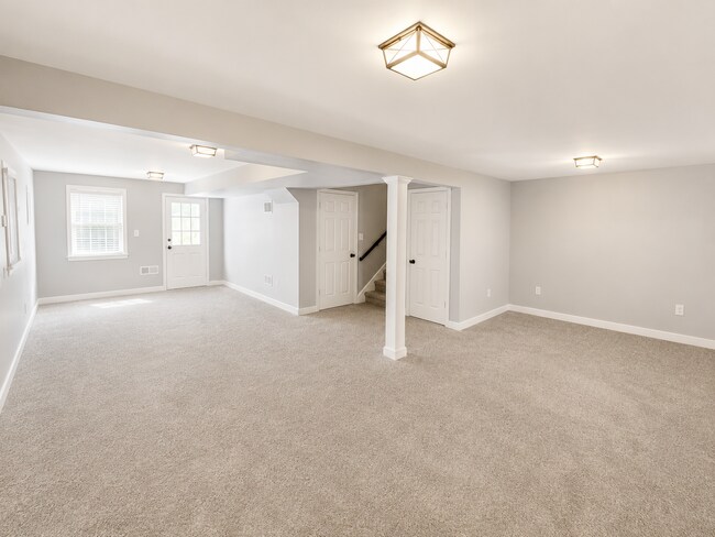 Building Photo - 1601 Lynn Way