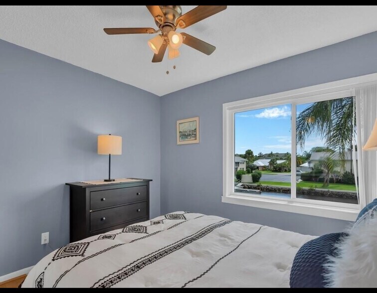 Building Photo - 1860 Robalo Dr