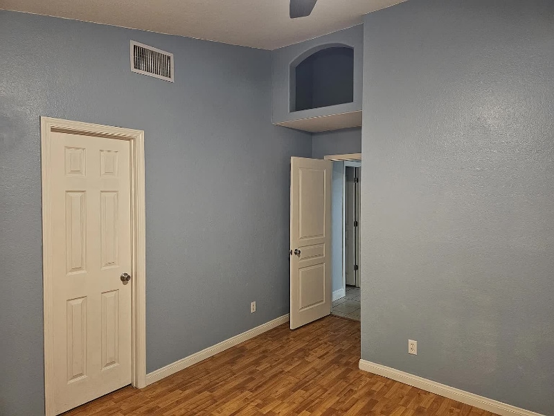 Building Photo - 517 Inness Ave