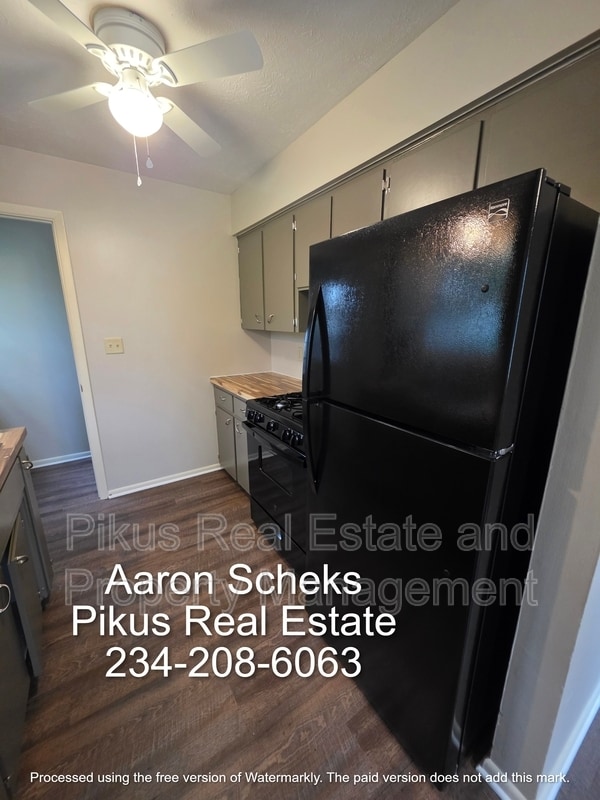 Building Photo - 3637 Albrecht Ave