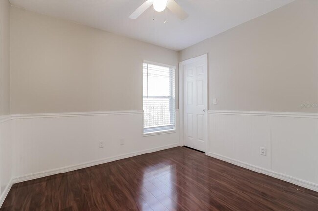 Building Photo - 1007 Royal Oaks Dr