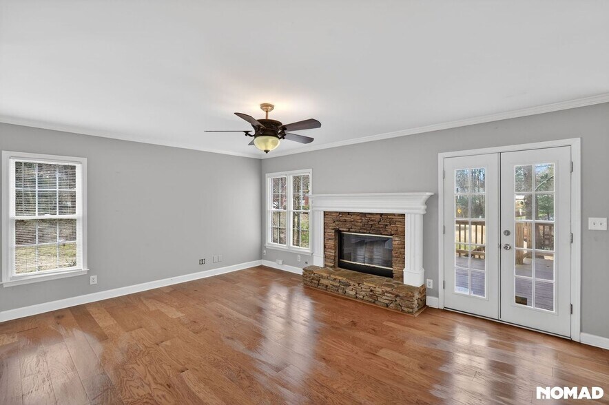 Building Photo - 4879 Farm Valley Dr NE