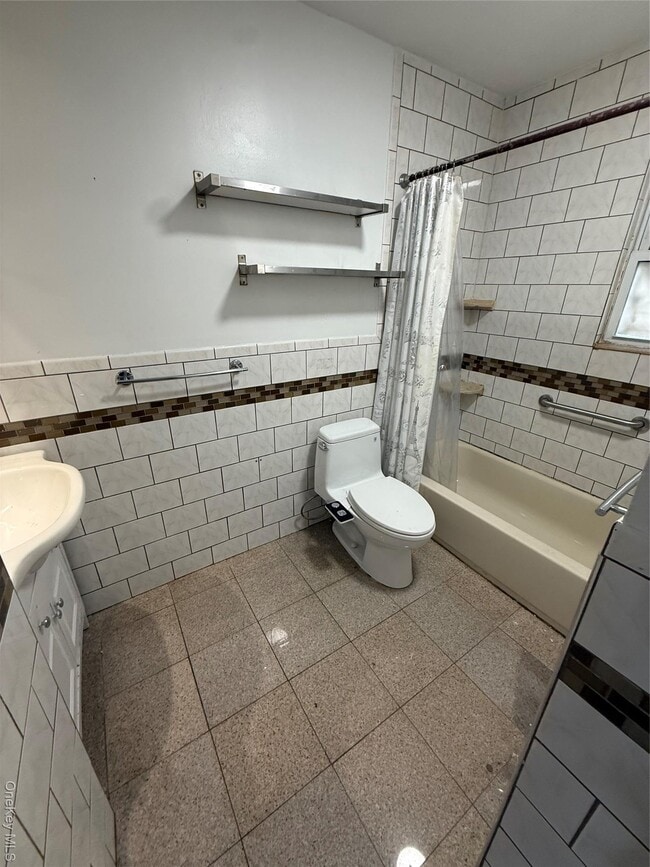 Building Photo - 46-20-4190 190th St