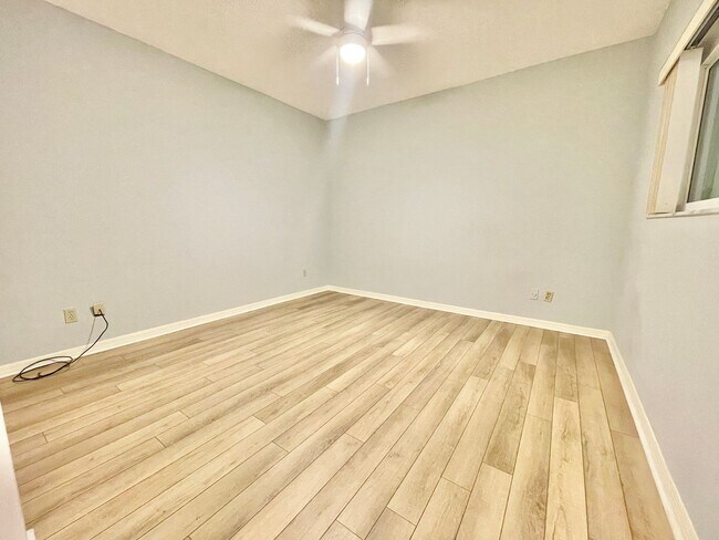 Building Photo - Application Under Review - 2 BR 2 Bath Con...