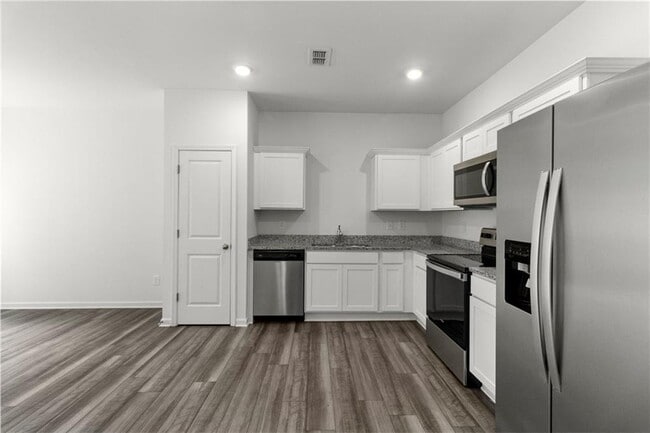 Building Photo - 509 Magnolia Cir