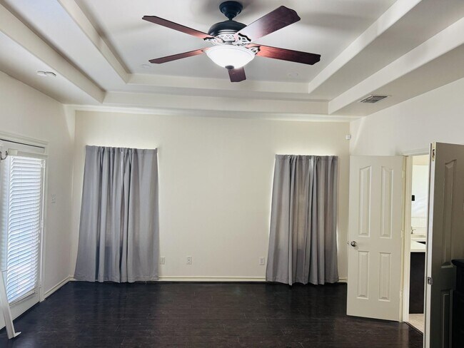 Building Photo - 102 Cardinal Ln