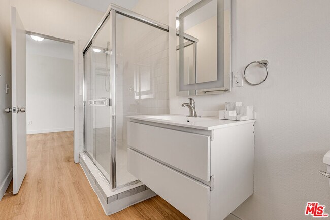 Building Photo - 6212 Santa Monica Blvd