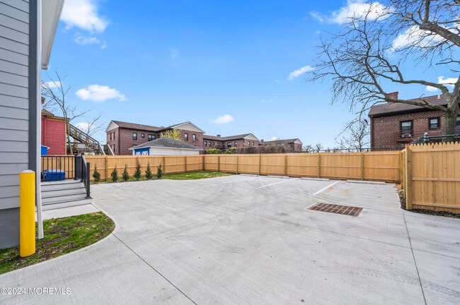 Building Photo - 912 Cookman Ave