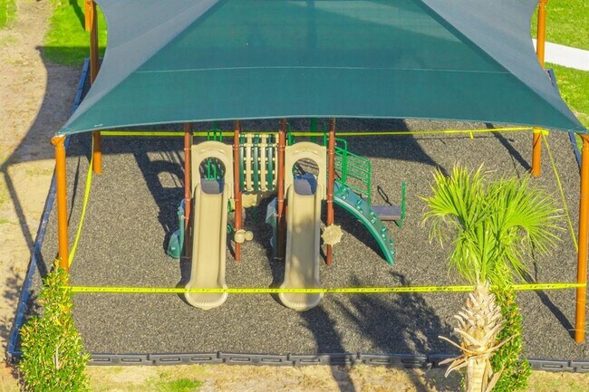 Building Photo - 1345 Derry Ave