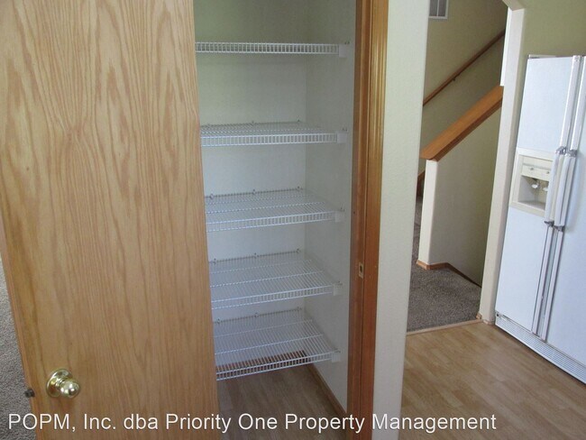 Building Photo - 3 br, 2.5 bath House - 546  SE Beavercreek...