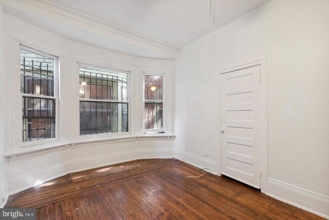 Building Photo - 257 S 46th St