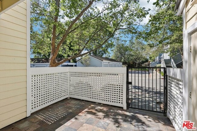 Building Photo - 1706 Bevin Brook Dr