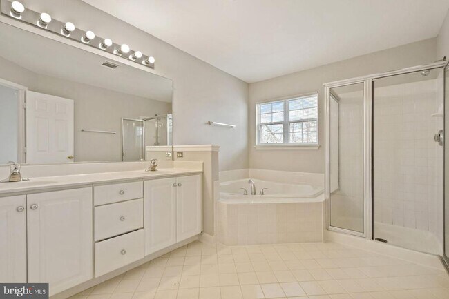 Building Photo - 20681 Waterfall Branch Terrace