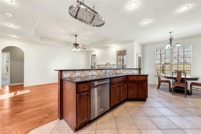 Building Photo - BEAUTIFUL HOME IN GREAT LOCATION!