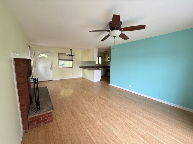 Building Photo - Lakefront Home on Lake Columbia – Private Dock & Spacious Backyard
