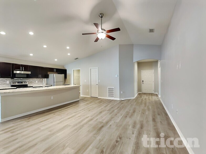 Building Photo - 8070 Diamond Creek Ln