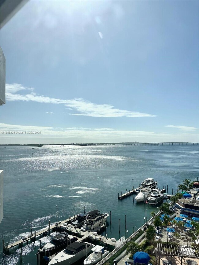 Building Photo - 801 Brickell Bay Dr