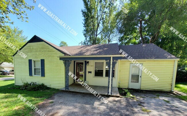 Building Photo - Remodeled 2 Bedroom Raytown Home w/Potenti...