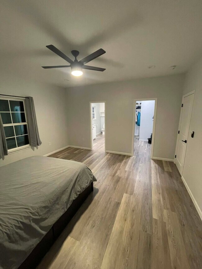 Building Photo - 917 N 16th St