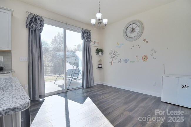 Building Photo - 9245 Glenburn Ln