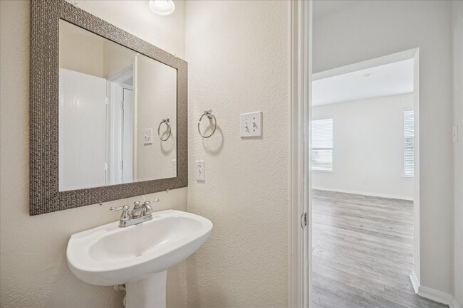 Building Photo - 8102 Fisher Glen Ln