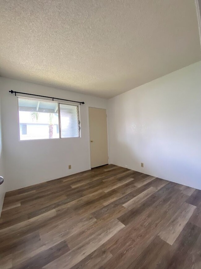 Building Photo - Waipio Kuola Rainbow Series 2 bedroom, 1 b...