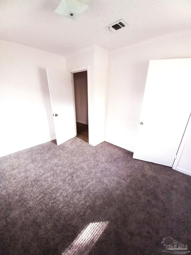 Building Photo - 419 N Wentworth St