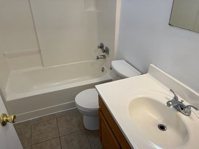 Building Photo - Quaint Sylvan Heights Duplex