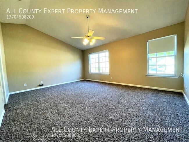 Building Photo - 520 Lazy River Ln