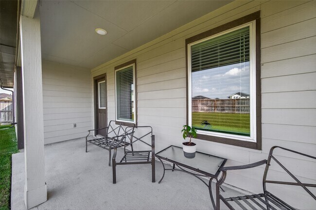 Building Photo - 7411 Canyon Chase Dr